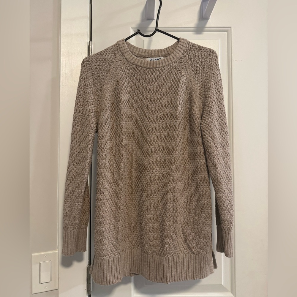 Old navy knitted sweater. oversized. Xs on tag.